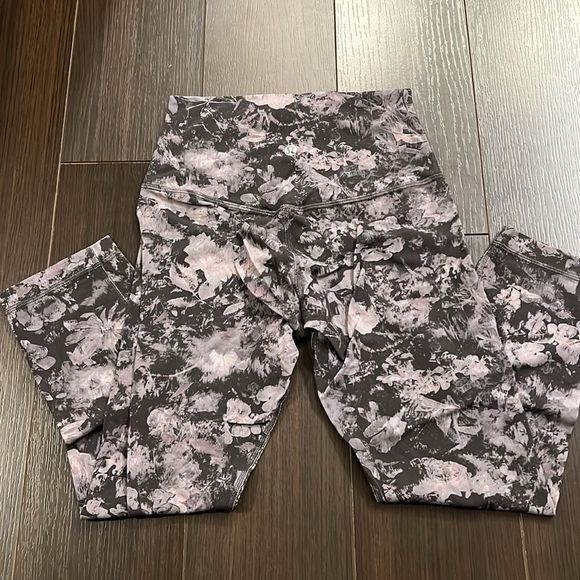LULULEMON Align Pant II 23” in Floral Illusion Ice Grey Multi, 4 - Picture 5 of 5
